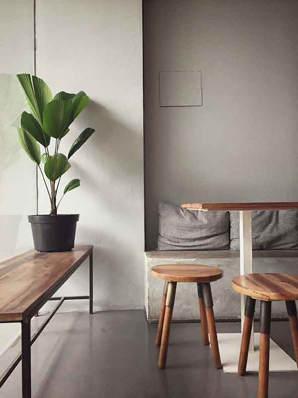 Minimalist furniture: How to make it serve you.